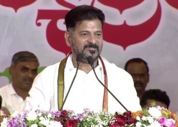 కొండగల్ గడ్డపై నిలబడి సవాల్… “మీరు అధికారంలోకి రావడం జరగనివ్వను”