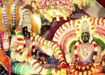 శ్రీవారి మెట్టు మార్గంలో చిరుత కలకలం భక్తులను గుంపులుగా వెళ్లనిస్తున్నారు