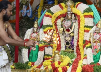 మంగళగిరిలో వైభవంగా వైకుంఠ ద్వార దర్శనం!