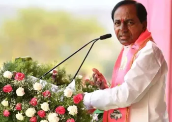 ఫోన్ ట్యాపింగ్ కేసులో కేసీఆర్కు సిట్ నోటీసులు