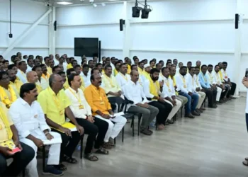 తప్పుడు ప్రచారాలతో ప్రజలను వైకాపా మభ్యపెడుతోంది: మంత్రి నారా లోకేశ్