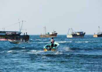 బంగ్లాదేశ్ జైలు నుంచి విడుదలైన భారత మత్స్యకారులు.. వారిలో 9 మంది విశాఖవాసులు