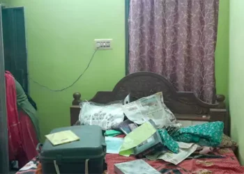 పట్టపగలే ఇంట్లో చోరీ.. 14 తులాల బంగారం ఎత్తుకెళ్లిన దుండగులు