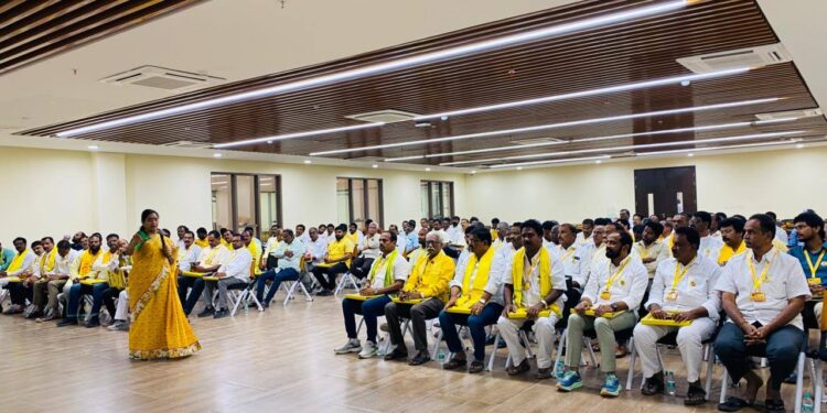 మంగళగిరి ఎన్టీఆర్ భవన్లో టీడీపీ పార్లమెంటరీ కమిటీల శిక్షణ తరగతులకు శ్రీకారం.