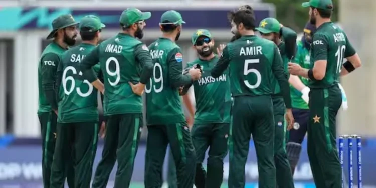 టీ20 వరల్డ్‌కప్‌ 2026: ఐసీసీతో సంబంధాలు పాడుచేసుకోవద్దు.. పీసీబీకి పాక్‌ మాజీల సూచన