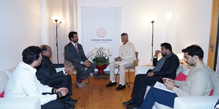 దావోస్ : వరల్డ్ ఎకనామిక్ ఫోరంలో పారిశ్రామికవేత్తలతో భారత పరిశ్రమల సమాఖ్య బ్రేక్ ఫాస్ట్ సెషన్