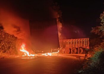 కత్తిపూడి జాతీయ రహదారిపై ఘోర ప్రమాదం.. రెండు కంటైనర్లు ఢీ, డ్రైవర్ సజీవ దహనం