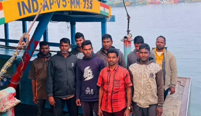 బంగ్లా చెర నుంచి విముక్తి.. విశాఖకు చేరుకున్న 9 మంది ఏపీ మత్స్యకారులు