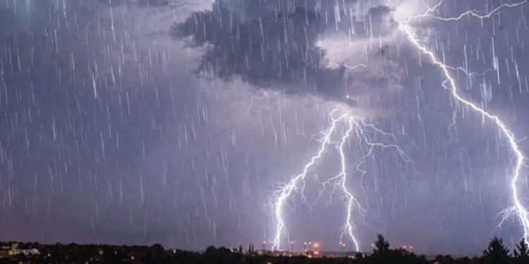 కృష్ణా, గోదావరి జిల్లాలకు వాతావరణ హెచ్చరిక