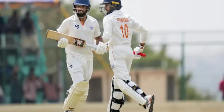 టైటిల్ పోరులో భారీ స్కోర్.. మ్యాచ్ ఉత్కంఠభరితం 1 584 పరుగుల పర్వత లక్ష్యం.. కర్ణాటకకు కఠిన సవాల్