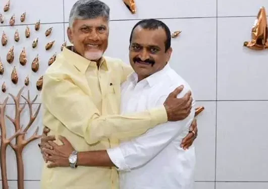 ముఖ్యమంత్రి చంద్రబాబును కలిసిన సినీ నిర్మాత బండ్ల గణేష్
