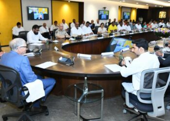 సచివాలయంలో బిల్ గేట్స్ ప్రసంగం.. చంద్రబాబు విజన్పై ప్రశంసలు, డిజిటల్–ఏఐ భవిష్యత్తుపై స్పష్టమైన దిశానిర్దేశం