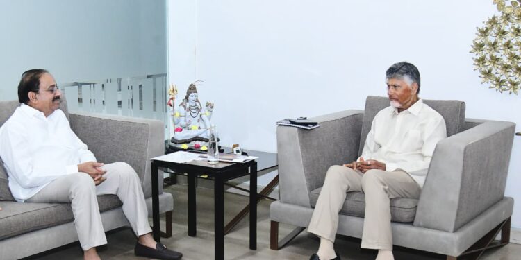 ఏపీ సీఎం చంద్రబాబుతో తెలంగాణ మంత్రి తుమ్మల భేటీ