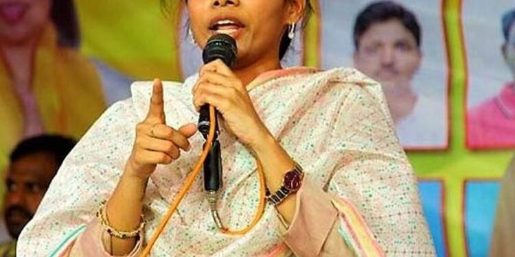 రైతుల సమస్యలు తెలుసుకుంటున్న ఏకైక సీఎం చంద్రబాబు నాయుడు: ఎమ్మెల్యే భూమా అఖిలప్రియ