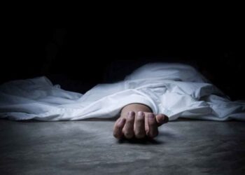 సోషల్ మీడియా మెసేజ్ల వివాదం..మహిళ ఆత్మహత్య