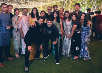 చిరంజీవికి తొలి శుభలేఖ అందించిన అల్లు శిరీష్!!