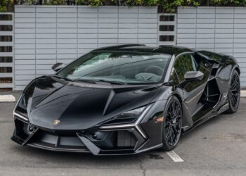 కాన్పూర్-లంబోర్గిని-ప్రమాదం-6-గాయాలు