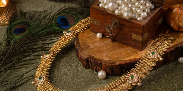 పెట్టుబడులకు బంగారం మళ్లీ ఆకర్షణ