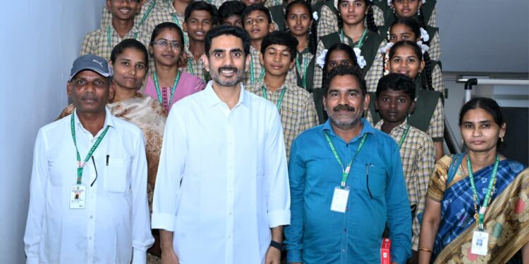 మాతృభాషను మరవొద్దు… విద్యార్థులకు మంత్రి నారా లోకేష్ సందేశం 1 మాతృభాషను మరవొద్దు… విద్యార్థులకు మంత్రి సందేశం
