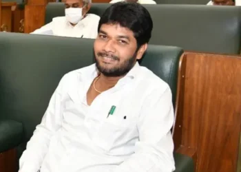 డ్రైవర్‌ హత్య కేసులో కొత్త మలుపు -అజ్ఞాతంలోకి ఎమ్మెల్సీ అనంతబాబు