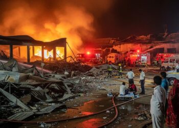 సామర్లకోట బాణసంచా పరిశ్రమలో భారీ పేలుడు – 18 మృతి