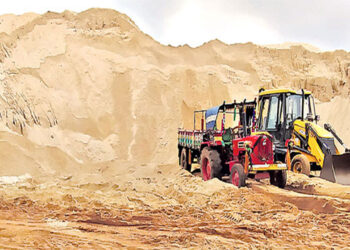 ప.గో. జిల్లాలో మైనింగ్ మాఫియా…అక్రమ తవ్వకాలు