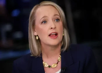 "అవకాశం తలుపు తట్టినప్పుడు 'నో' చెప్పకండి - జులీ స్వీట్ సక్సెస్ మంత్ర!"