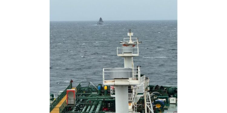 యుద్ధ ఉద్రిక్తతల మధ్యసురక్షితంగా హర్మూజ్‌ దాటిన భారత LPG నౌకలు..దేశానికి ఊరట!!