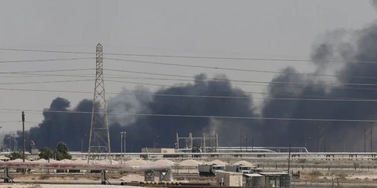 సౌదీ అరామ్కో రిఫైనరీపై డ్రోన్ దాడి.. చమురు మార్కెట్లలో కలకలం