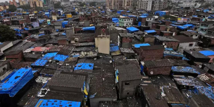 ధారావి స్లమ్ టూర్‌కు భారీ వసూళ్లు.. విదేశీయుల నుంచి రూ.15 వేలు