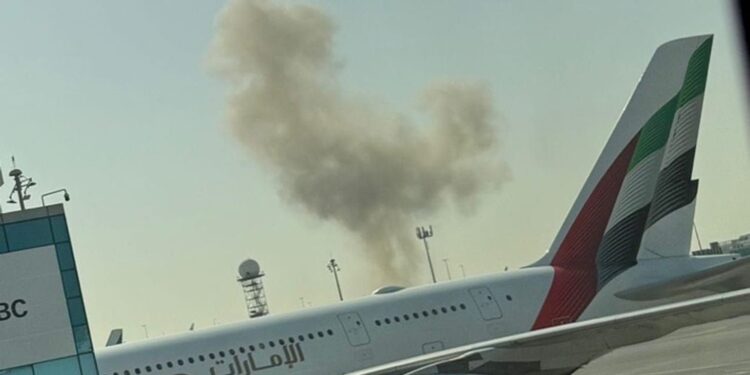 దుబాయ్ ఎయిర్‌పోర్టు సమీపంలో డ్రోన్ దాడి