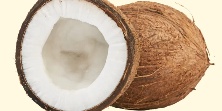 కొబ్బరి తినడం వల్ల చర్మం, జుట్టు ఎలా మారుతాయో తెలుసా?