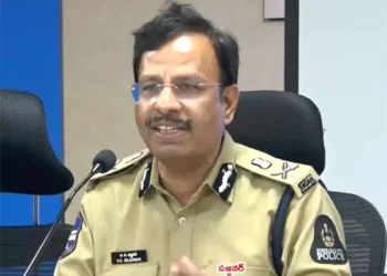 సైబరాబాద్ పోలీసుల 'ఆపరేషన్ క్యూనెట్'.. నిందితుల్లో 11 మంది మహిళలు!