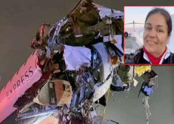 100 మీటర్లు ఎగిరిపోయి ప్రాణాలతో బయటపడినవిమాన సిబ్బంది నిజమైన మిరాకిల్!!