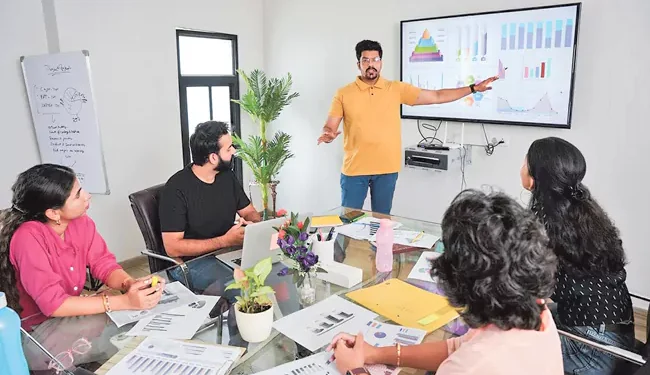 యువ ఉద్యోగార్థులు తెలుసుకోవాల్సిన కార్పొరేట్ గుణాలు