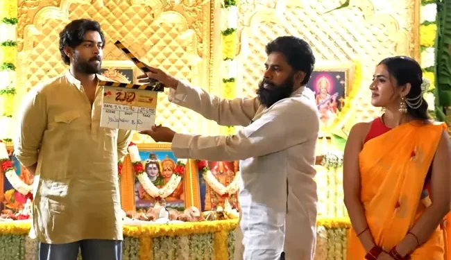 'బరి'లోకి వరుణ్ తేజ్: పవన్ కల్యాణ్ క్లాప్‌తో మొదలైన మెగా ప్రాజెక్ట్!