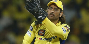 ధోనికి ఇదే ఆఖరి సీజన్ అవుతుందా? అనే ప్రశ్న ఇప్పుడు క్రికెట్ అభిమానుల్లో పెద్ద చర్చగా మారింది.