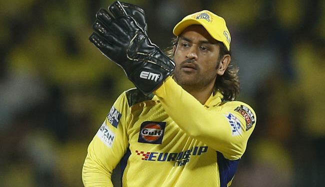 ధోనికి ఇదే ఆఖరి సీజన్ అవుతుందా? అనే ప్రశ్న ఇప్పుడు క్రికెట్ అభిమానుల్లో పెద్ద చర్చగా మారింది.