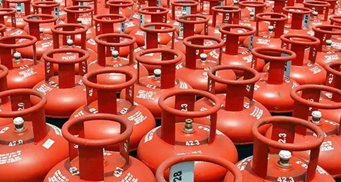 ఎల్‌పీజీ కొరత.. బెంగళూరులో గ్యాస్‌ సిలిండర్ల చోరీ కలకలం