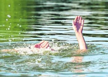 కన్నబిడ్డలతో చెరువులో దూకిన తల్లి..కర్నూలులో విషాదం!