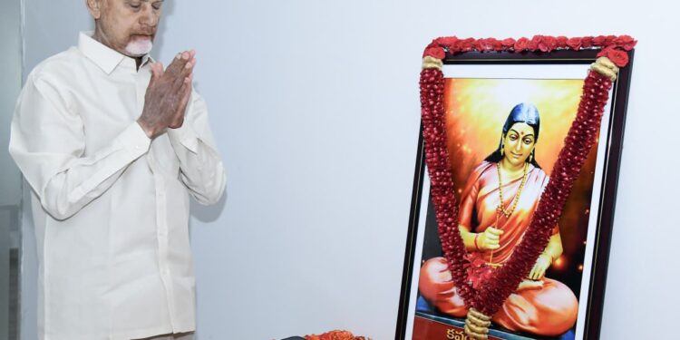 తొలి తెలుగు కవయిత్రి మొల్ల జయంతి… నివాళులర్పించిన సీఎం చంద్రబాబు నాయుడు