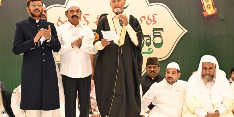 విజయవాడలో ఇఫ్తార్ విందులో పాల్గొన్న సీఎం చంద్రబాబు