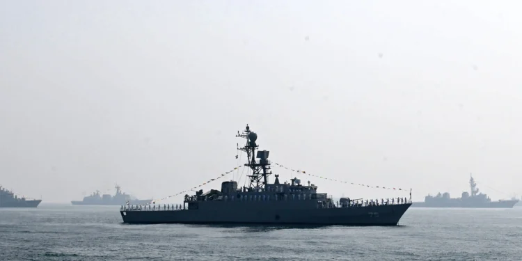 అమెరికా–ఇరాన్‌ ఉద్రిక్తతల మధ్య శ్రీలంక వైపు ఇరాన్‌ యుద్ధనౌక..