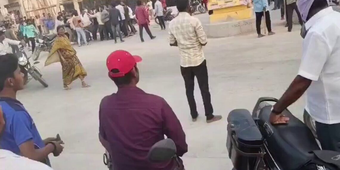 నల్గొండ జిల్లాలో కాంగ్రెస్–బీజేపీ కార్యకర్తల మధ్య ఘర్షణ.