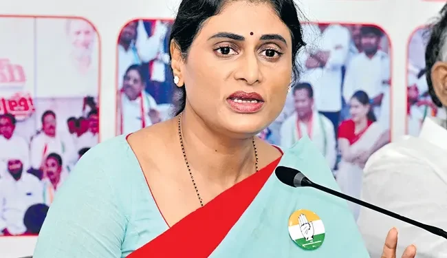 విశాఖ ఉక్కుపై కేంద్రం, రాష్ట్రం దృష్టి లేకపోవడంపై షర్మిల ఘాటు వ్యాఖ్యలు!!