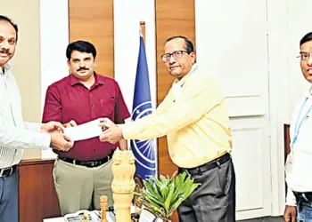 విద్యార్థులకు పోషకాహారమే లక్ష్యం: స్మార్ట్ కిచెన్ల నిర్వహణకు సీఎస్ఆర్ (CSR) నిధుల వెల్లువ!!