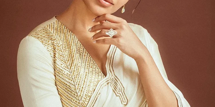 "క్షమించమని అడగడం ఆపండి.. మీ విజయాన్ని గర్వంగా ఆస్వాదించండి": మహిళలకు సమంత పిలుపు!