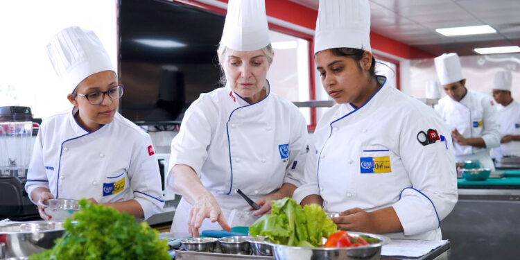 ఆహార రంగంలో కెరీర్ నిర్మించాలనుకుంటున్నారా?