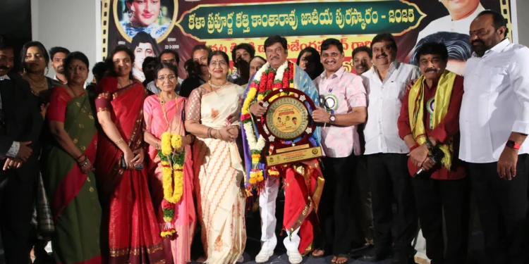 తెలుగు ప్రేక్షకులను అలరించడం నా అదృష్టం: రాజేంద్రప్రసాద్!!