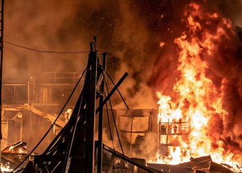 ప్రగతి నగర్‌లో భారీ అగ్నిప్రమాదం.. కళ్లముందే కాలిపోయిన 40 ఫర్నిచర్ దుకాణాలు